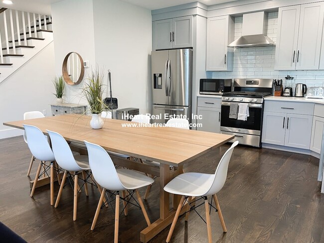 Photo - 52 Taylor St