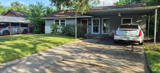 Building Photo - 5746 Lakefield Dr Rental