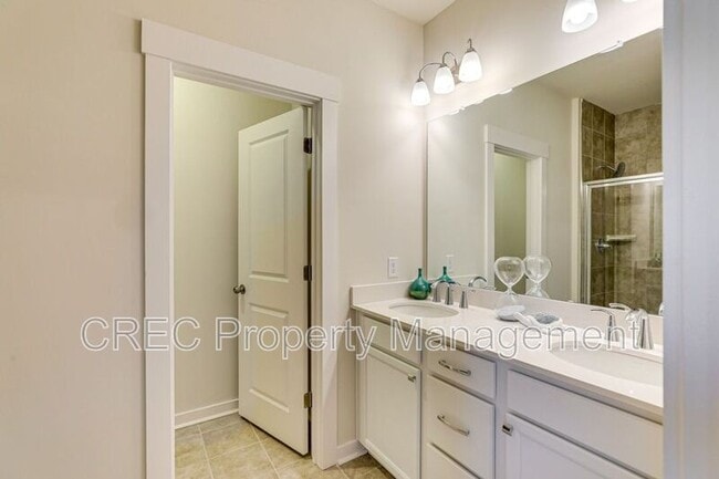 Photo - 1010 Pettiford Pl