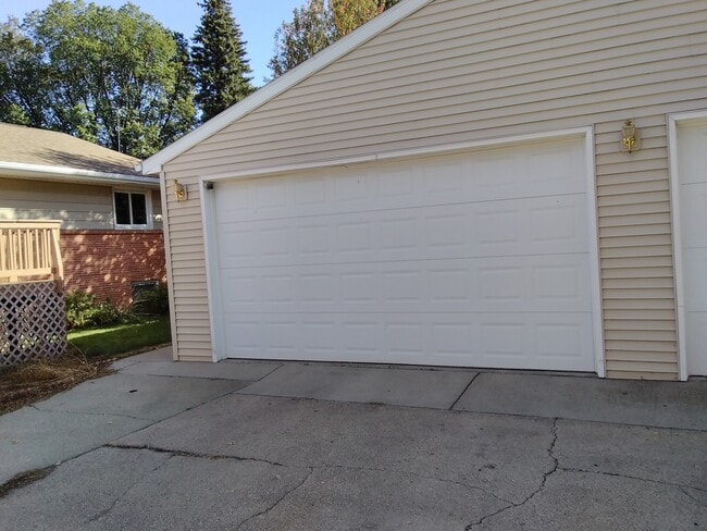 Building Photo - 4th Street Duplex Unit 1220 1/2