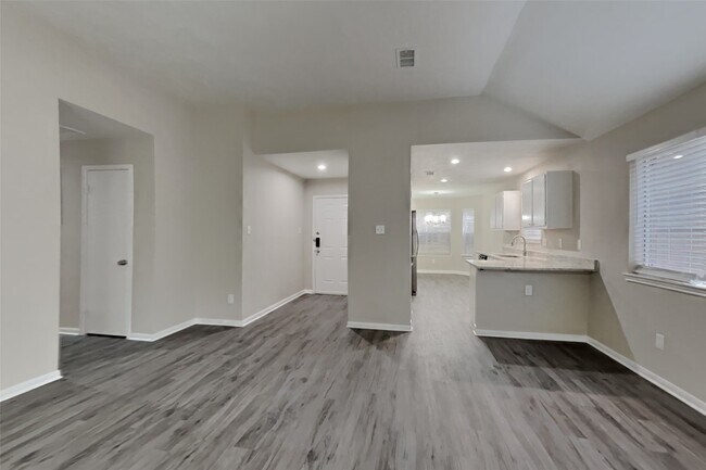 Photo - 18131 Gravenhurst Ln