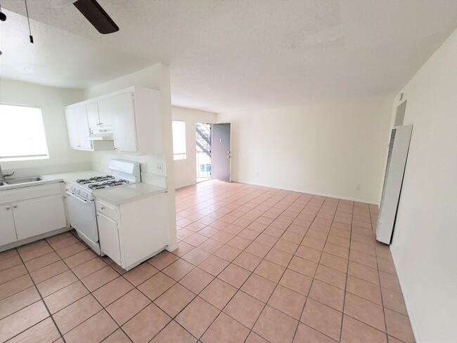 Photo - 4758 Imperial Ave Unidad 4