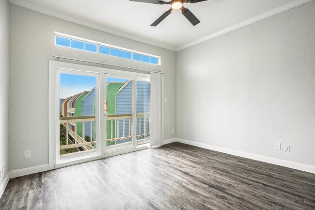 Photo - 7820 Seawall Blvd