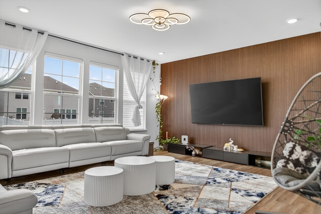 Photo - 395 S Pointe Ave