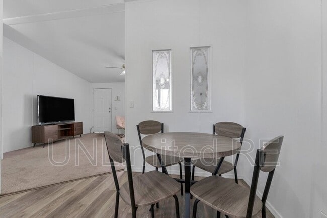 766 E Zuni Dr