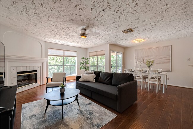 Building Photo - 8051 Bay Branch Dr Unit 2