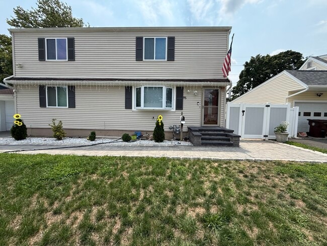 Building Photo - 95 Tunison Rd