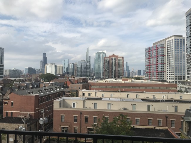 Skyline daylight view from the apartment - 320 E 21st St Apartment Unit 503