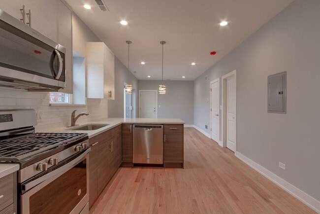 4851 N Central Ave Unit 2W