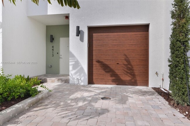 4413 NW 9th St.