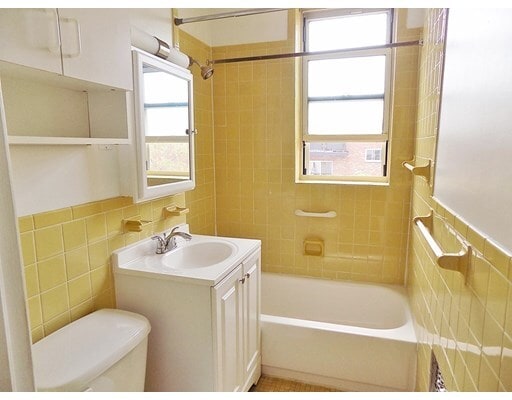 Photo - 24 Colborne Rd