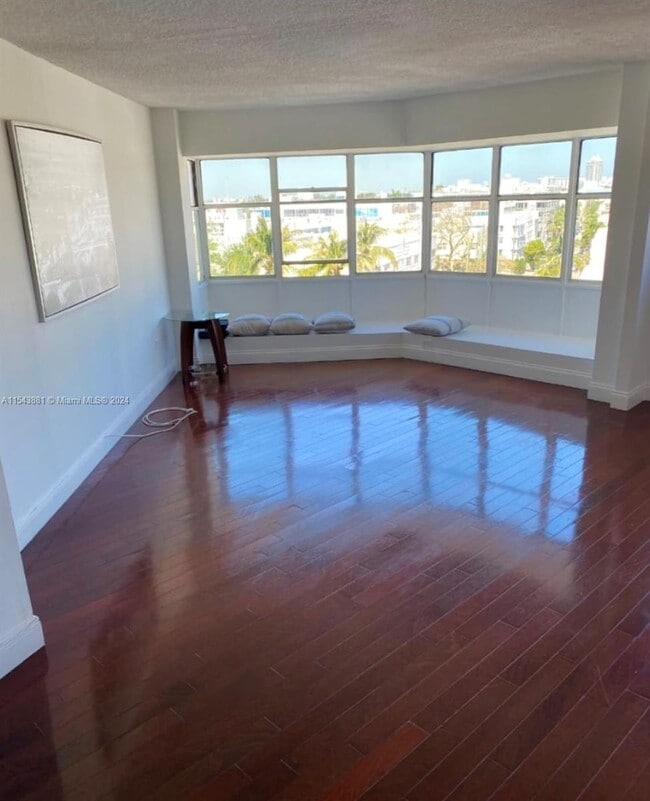 Building Photo - 1881 Washington Ave Unit 7C Rental