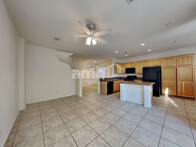 Photo - 611 Desert Silk Ct