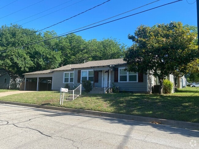 Building Photo - 402 McCarty St Rental