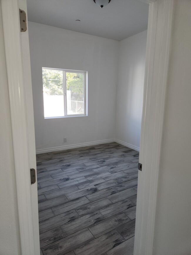 Photo - 1177 E 41st Pl