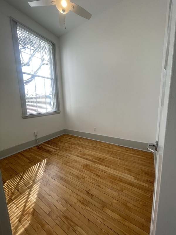 Photo - 315 W 38th St