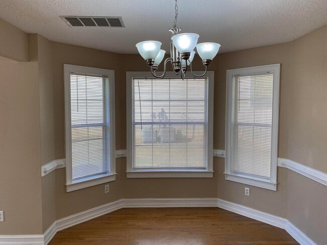 Photo - 92 Gleneagles Way