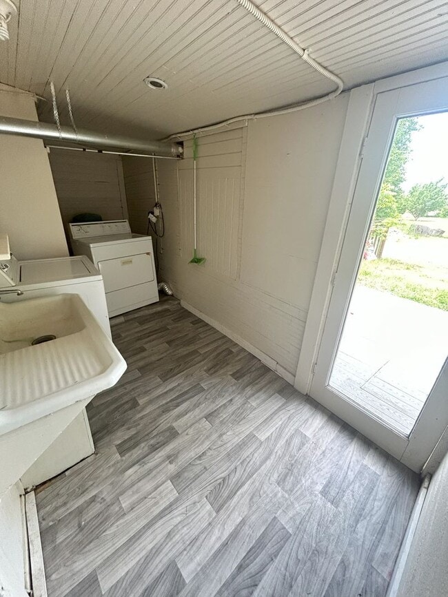 Photo - 3 Bed, 1 Bath in Meridian School District.