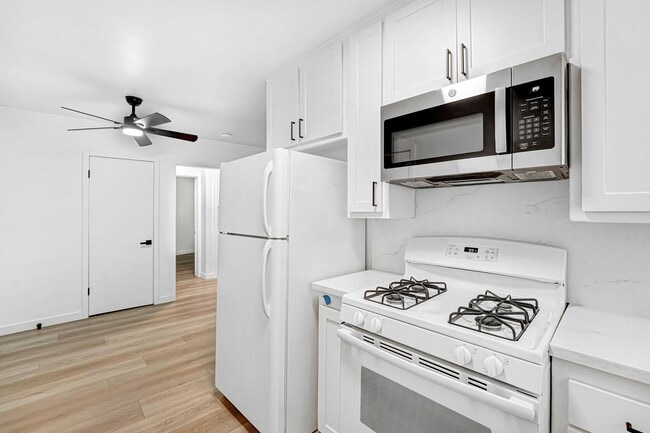 8741-8743 Shoreham
