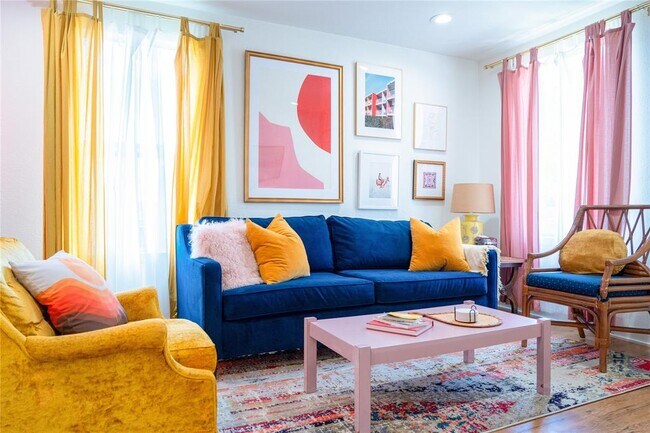 Photo - 2213 Santa Rita St