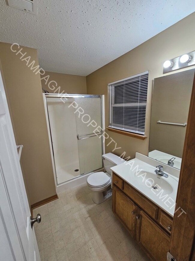 Photo - 6524/6528 NE 44th St Unit 6528