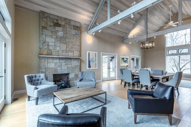 Photo - 8 River Bend Ln