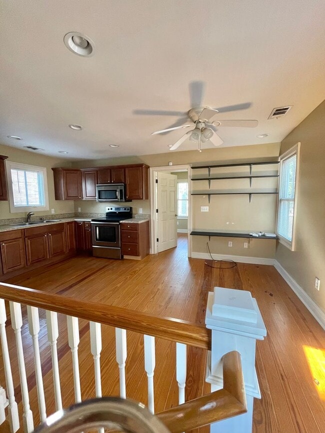 Photo - 1 Bedroom / 1 Bathroom Apartment – Walk to Forsyth Park