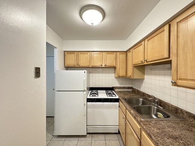 Photo - 540 W Roscoe St Unidad 672