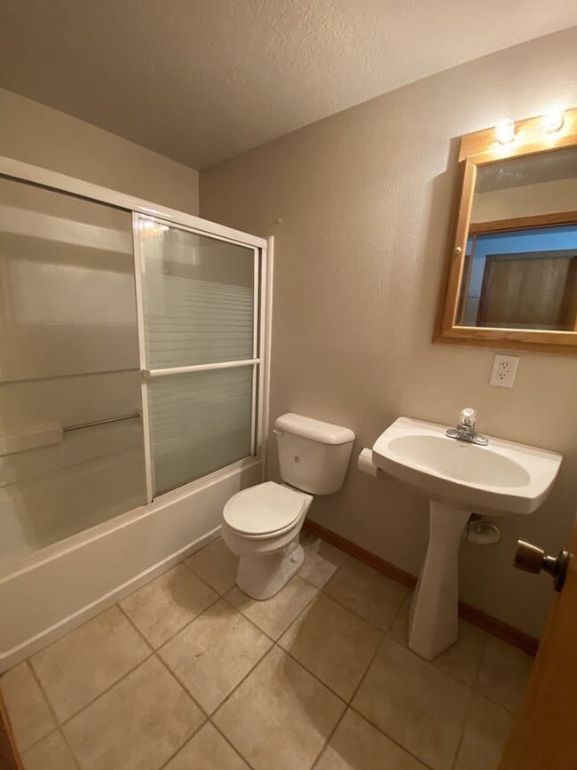 Photo - 9015 Telford Cir