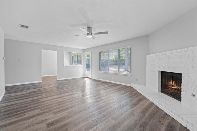 Photo - 3930 Leafield Dr