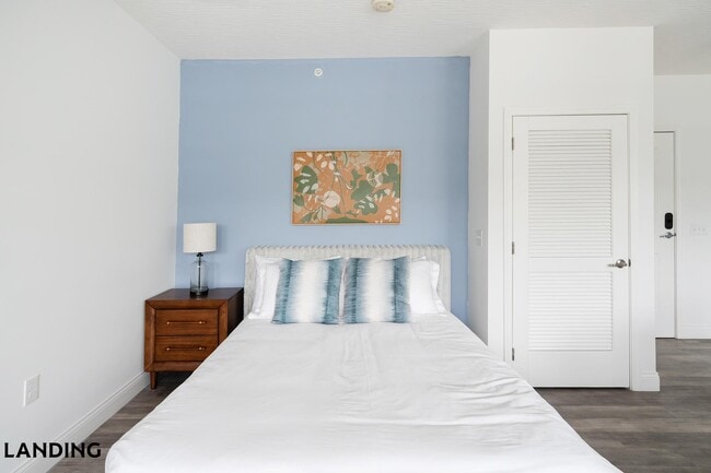 Photo - 210 W 5th Ave Unidad 620