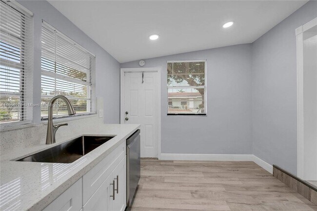 Photo - 145 SW 13th Avenue