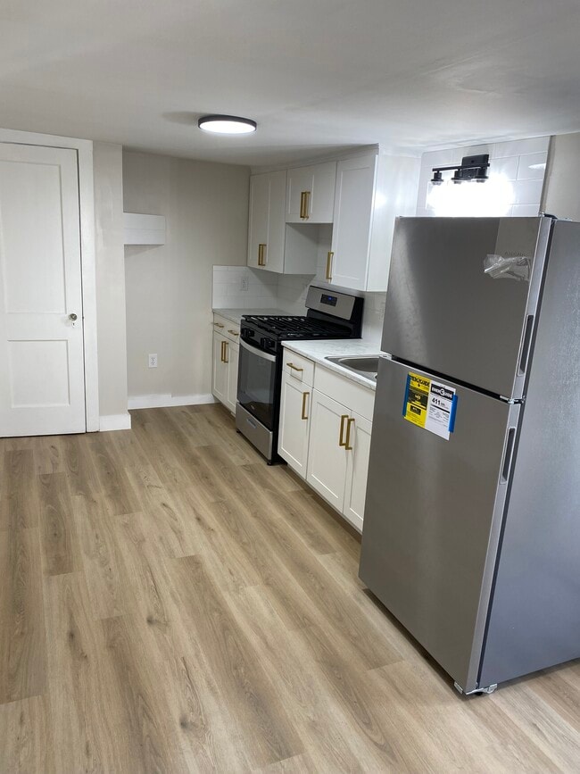 Building Photo - 1019 Chenango St Unit 4