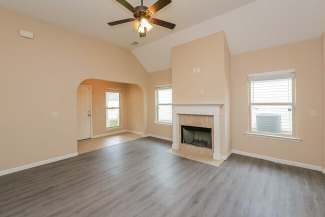 Photo - 6538 Ridgeview Ln