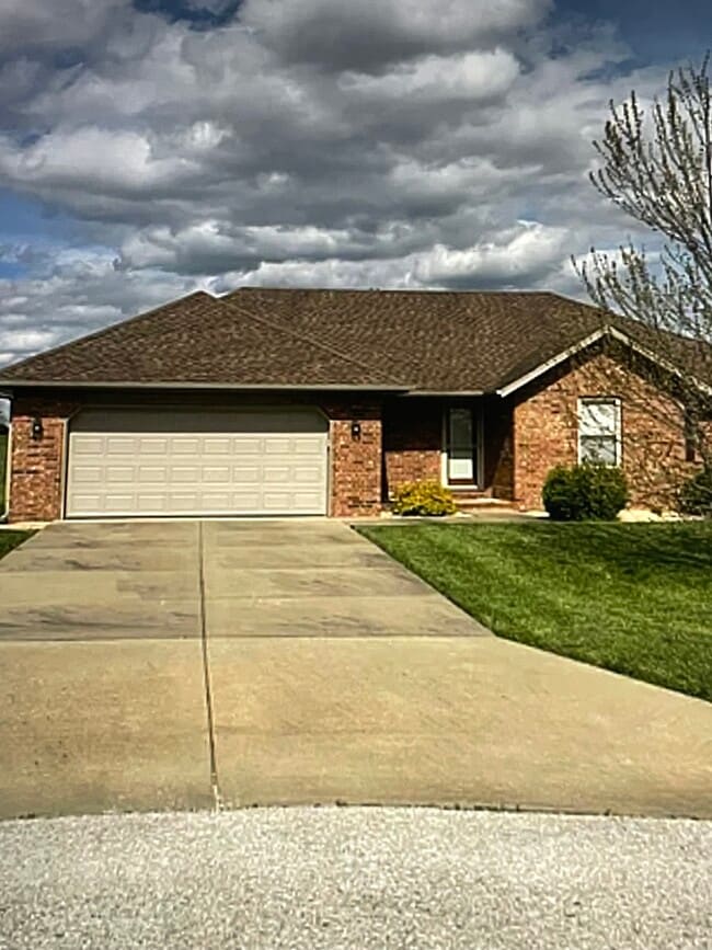 Building Photo - 740 Jefferson Ct Rental