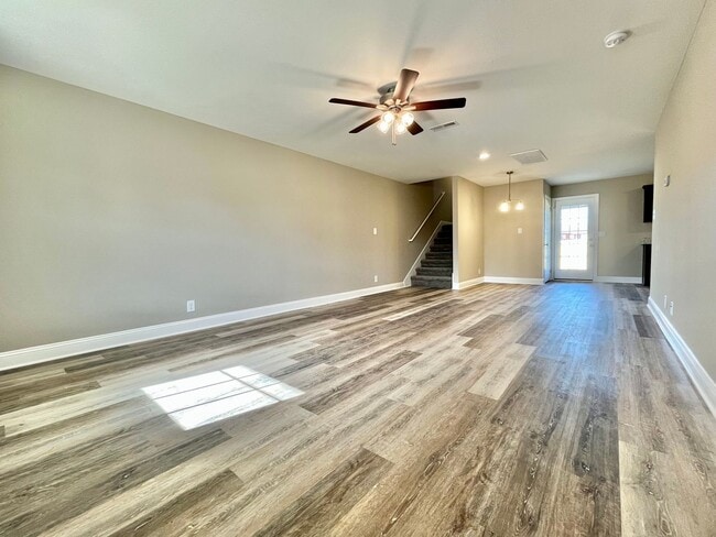 Photo - 3 Bedroom 2.5 bath home for Rent!