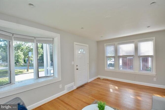 Photo - 2602 S Troy St