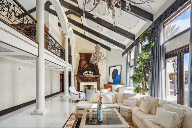 Building Photo - 3100 NE 46th St