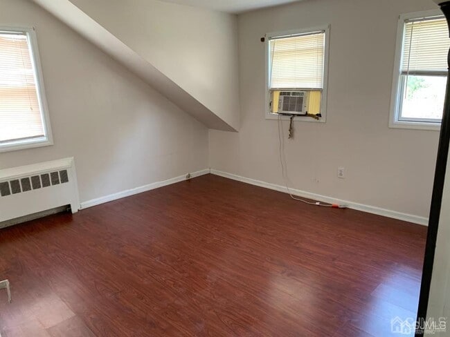 Photo - 30 N Juliet St