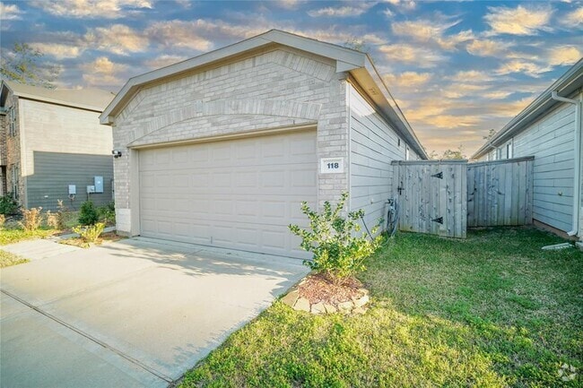 Building Photo - 118 Ashwood Glade Dr Rental