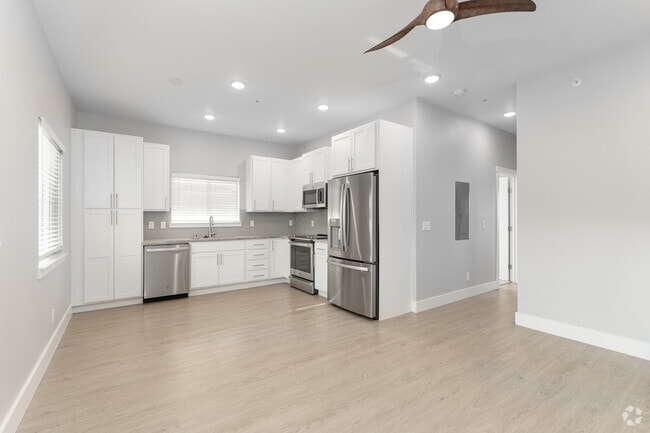2BR, 2BA - 1,030SF - Kitchen