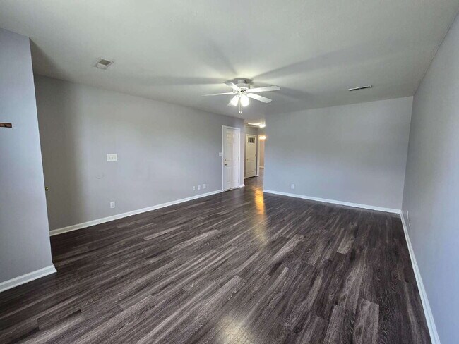 Photo - 257 Executive Ave