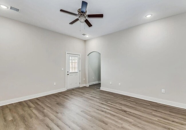 Photo - 3520 W 45th St S