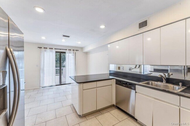 Photo - 124 Foxwood Dr