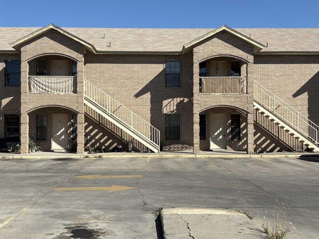 Building Photo - 4419 Springfield Ave Unit 213 Rental