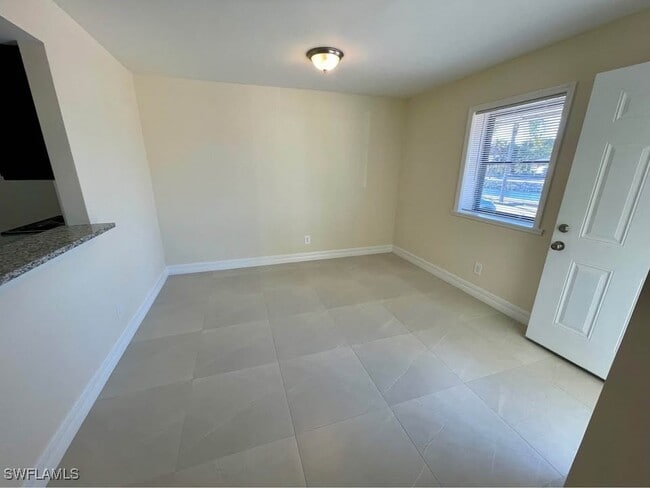 Building Photo - 4052 Bayshore Dr Unit 526 Rental