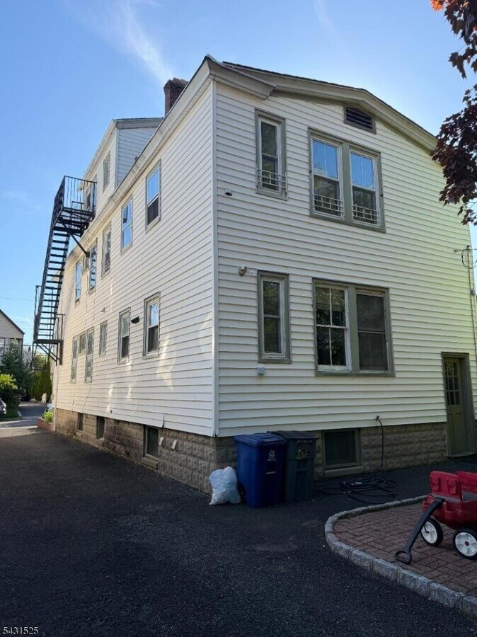 Photo - 19 Rosedale Ave Unidad 2