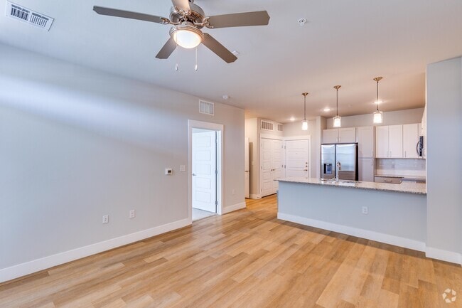 1 BR, 1 BA (Cobalt) - 678 SF