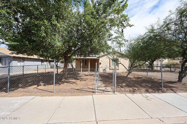Photo - 2506 E Roosevelt St