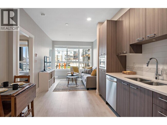 4690 Hawk Ln Unit 215